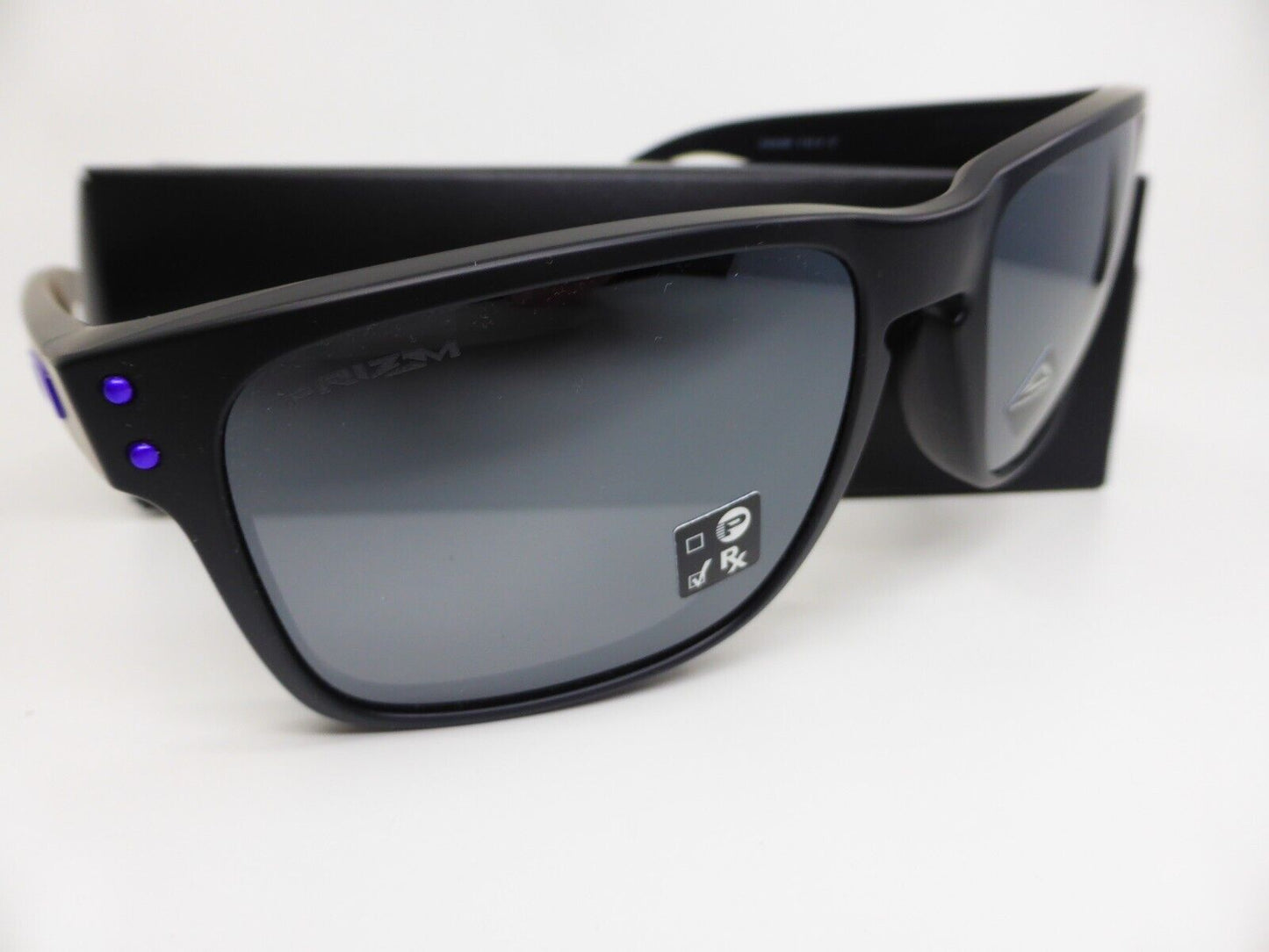 Oakley Holbrook