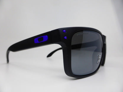 Oakley Holbrook