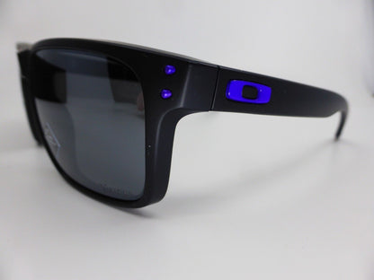 Oakley Holbrook