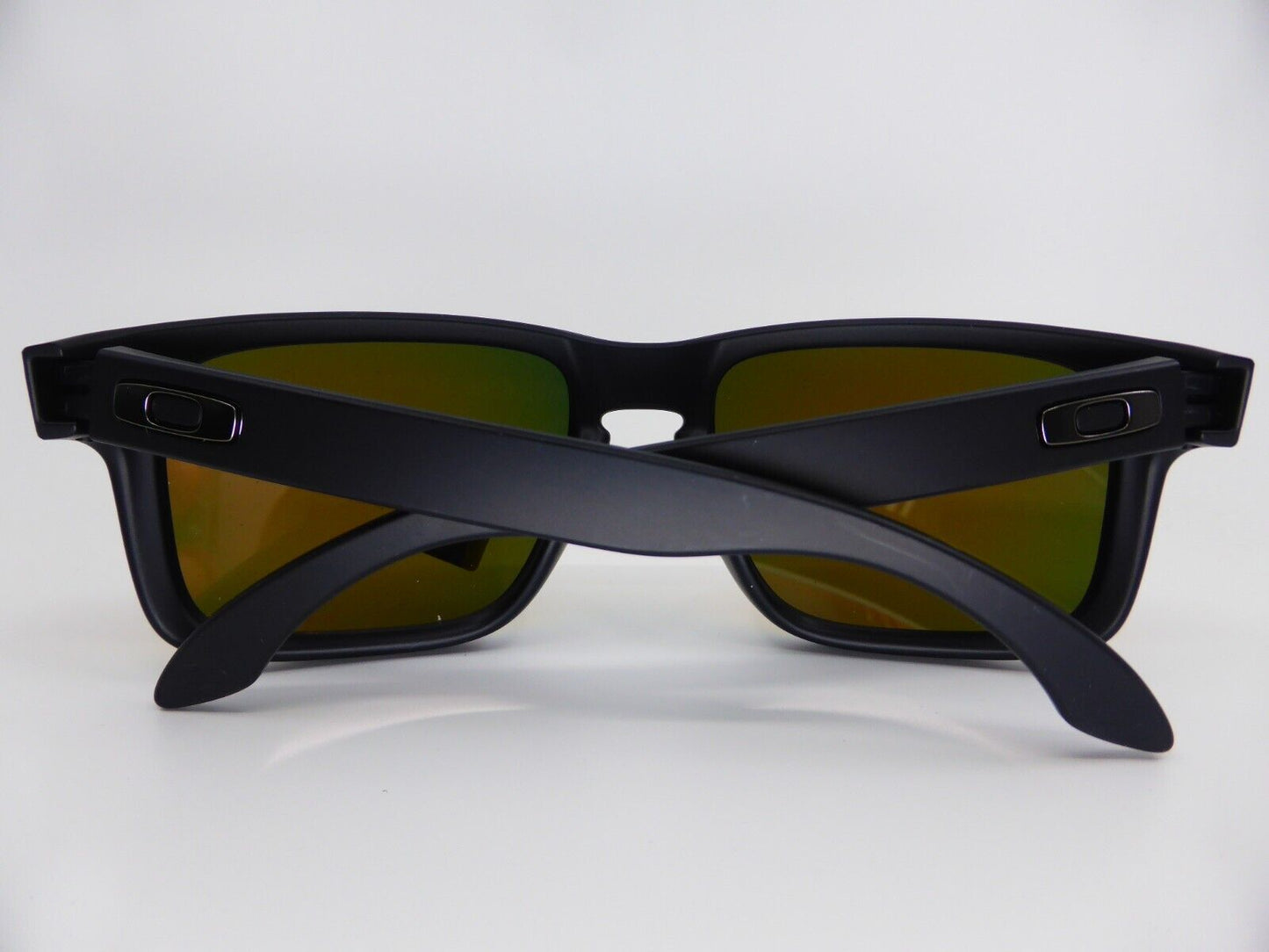 Oakley Holbrook