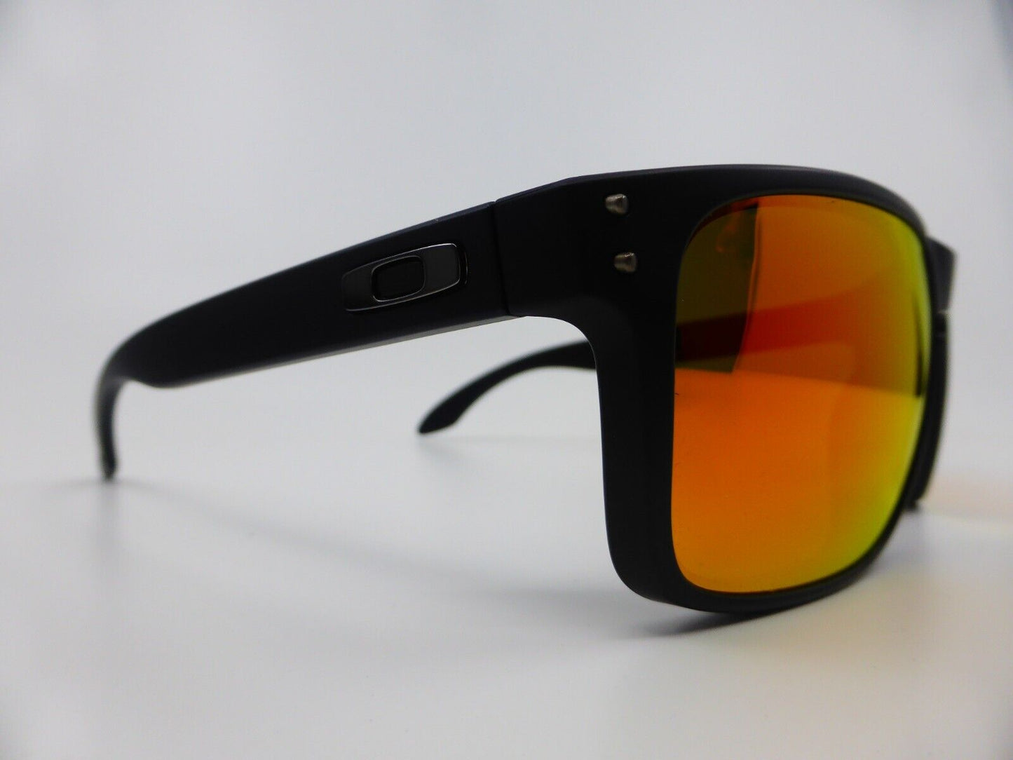 Oakley Holbrook