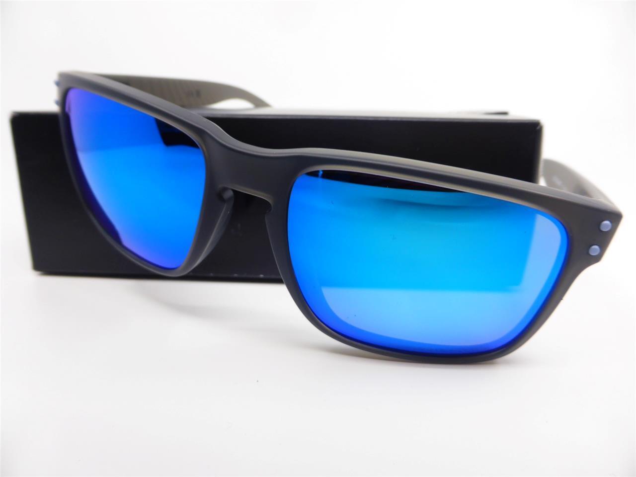 Oakley Holbrook