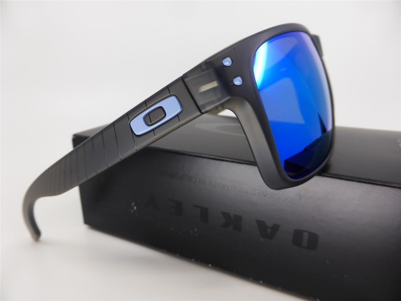 Oakley Holbrook